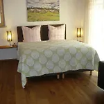 Bed and Breakfast Rooster American Style Boutique Haus - Made With Love!