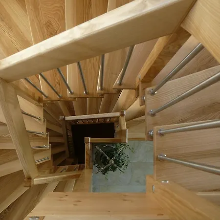 Rooster American Style Boutique Haus - Made With Love! 3* Rust