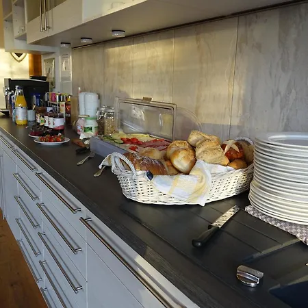 Rooster American Style Boutique Haus - Made With Love! Frühstückspension Rust