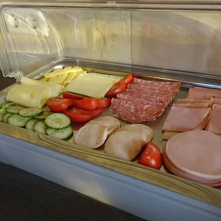 Rooster American Style Boutique Haus - Made With Love! 3*