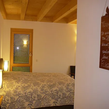 Rooster American Style Boutique Haus - Made With Love! Rust